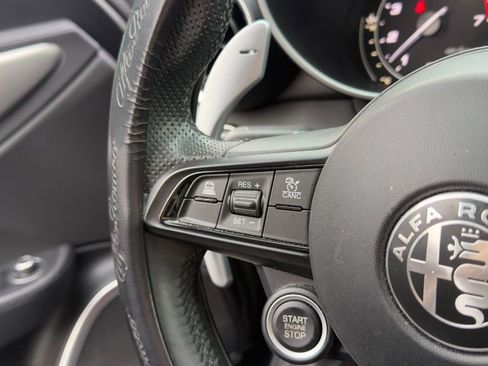 Used 2022 Alfa Romeo Giulia Veloce image 9