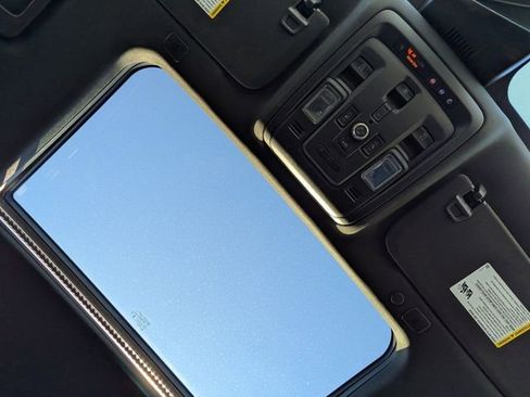 Used 2023 Chevrolet Tahoe Premier w/ Premium Package image 29