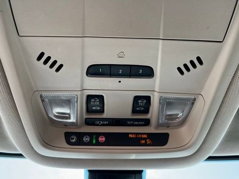 Used 2021 GMC Acadia Denali w/ Denali Technology Package image 29