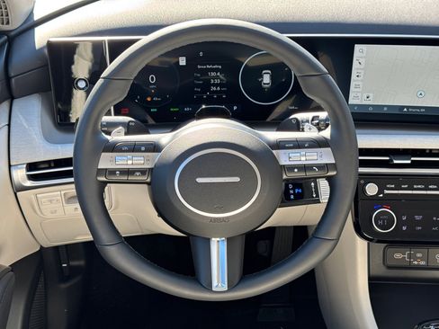 New 2025 Hyundai Tucson Limited image 17