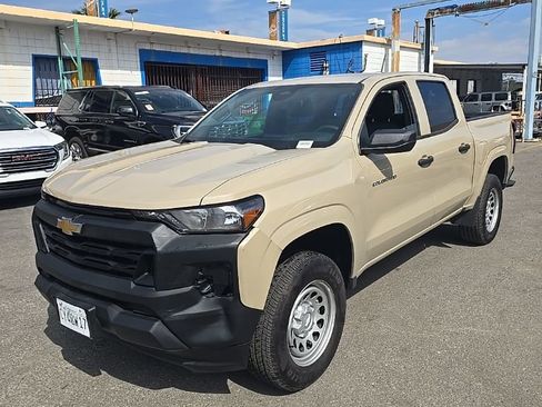 Used 2024 Chevrolet Colorado W/T image 2