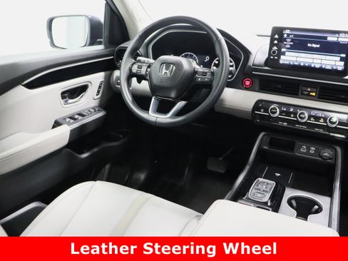 Used 2025 Honda Pilot Touring image 33