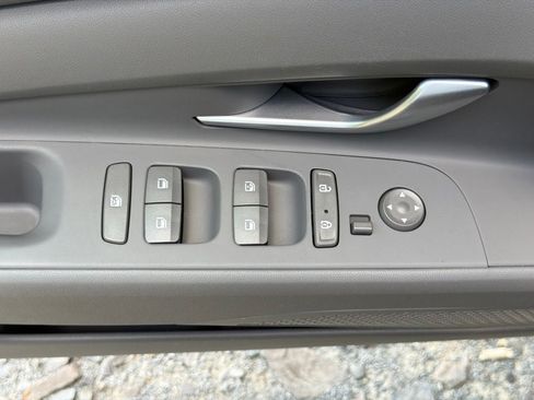 Certified 2023 Hyundai Elantra SEL FWD image 17