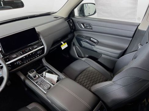 New 2026 Nissan Pathfinder SV image 22