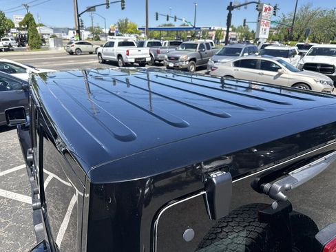 Used 2012 Jeep Wrangler Unlimited Sahara AWD/4WD image 16