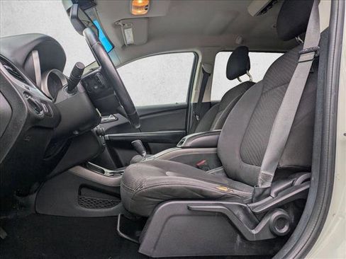 Used 2017 Dodge Journey SE w/ Flexible Seating Group image 14