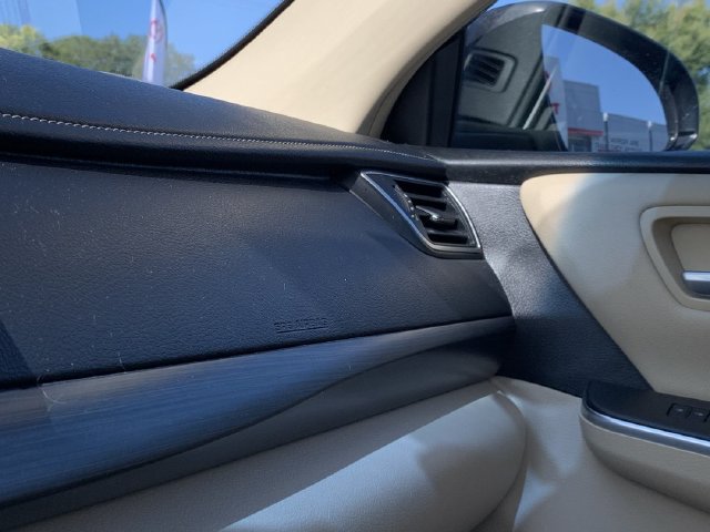 Used 2017 Toyota Camry LE FWD image 13