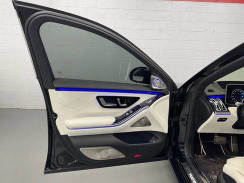 Used 2023 Mercedes-Benz Maybach S 680 4MATIC w/ Manufaktur Leather Package image 31