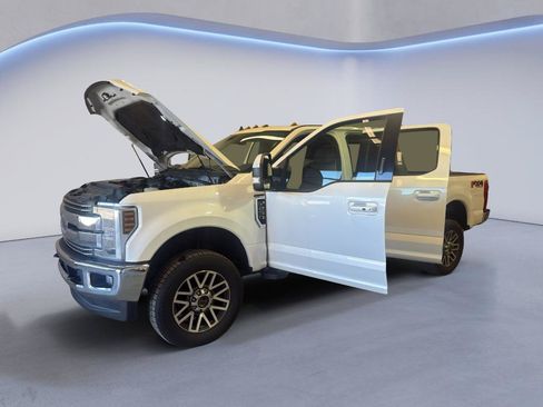 Used 2019 Ford F250 Lariat w/ Lariat Ultimate Package AWD/4WD image 11