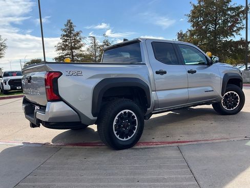 Used 2025 Toyota Tacoma TRD Off-Road image 6