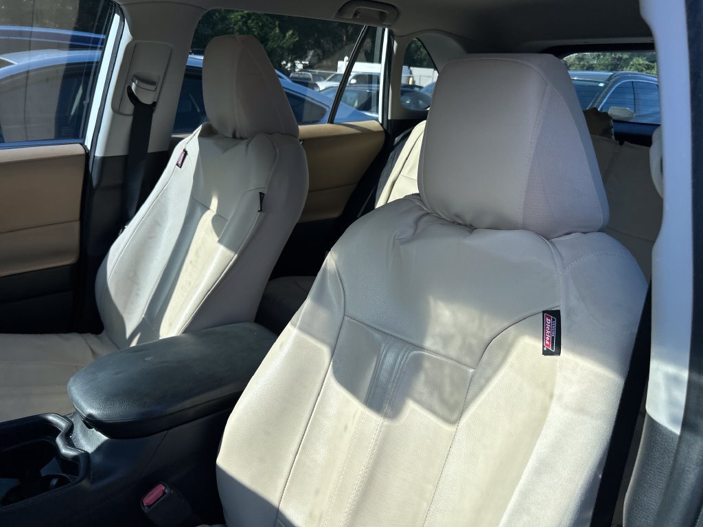 Used 2019 Toyota RAV4 LE FWD image 9