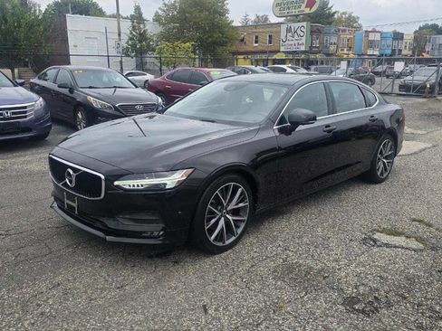 Used 2018 Volvo S90 T5 Momentum w/ Convenience Package image 2