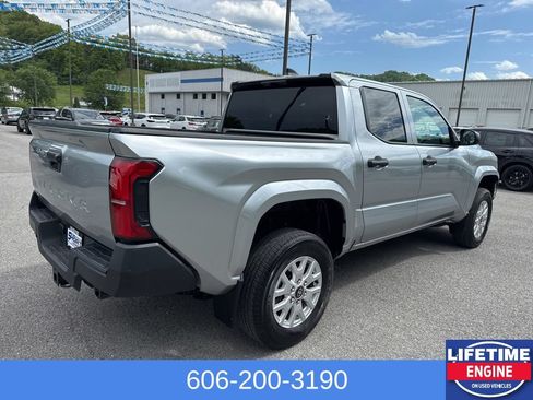 Used 2024 Toyota Tacoma SR AWD/4WD image 7