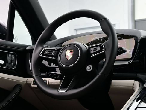 Certified 2026 Porsche Panamera 4 AWD/4WD image 22