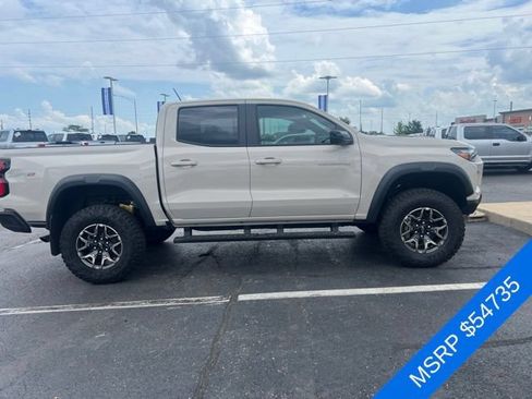 Used 2026 Chevrolet Colorado ZR2 w/ Technology Package AWD/4WD image 3