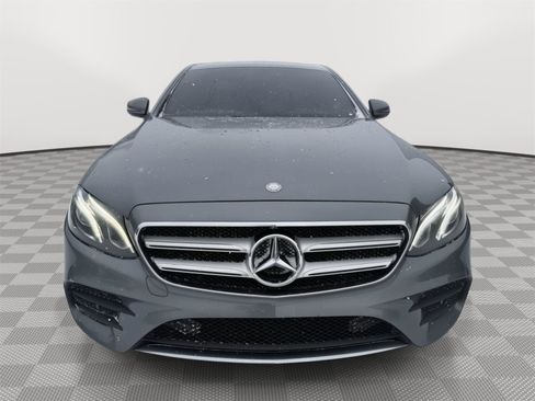 Used 2017 Mercedes-Benz E 300 4MATIC image 4