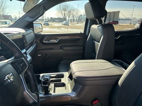 Used 2023 Chevrolet Silverado 1500 LT Trail Boss AWD/4WD image 22