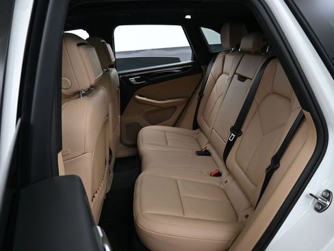 Used 2025 Porsche Macan AWD/4WD image 25
