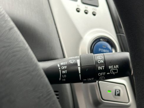 Used 2014 Toyota Prius V Five image 29