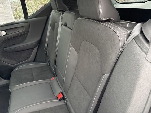 Certified 2023 Volvo XC40 B5 Plus w/ Driver Assist Package image 37