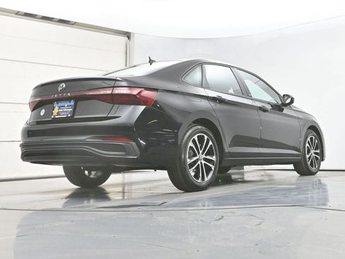 Certified 2025 Volkswagen Jetta Sport image 26