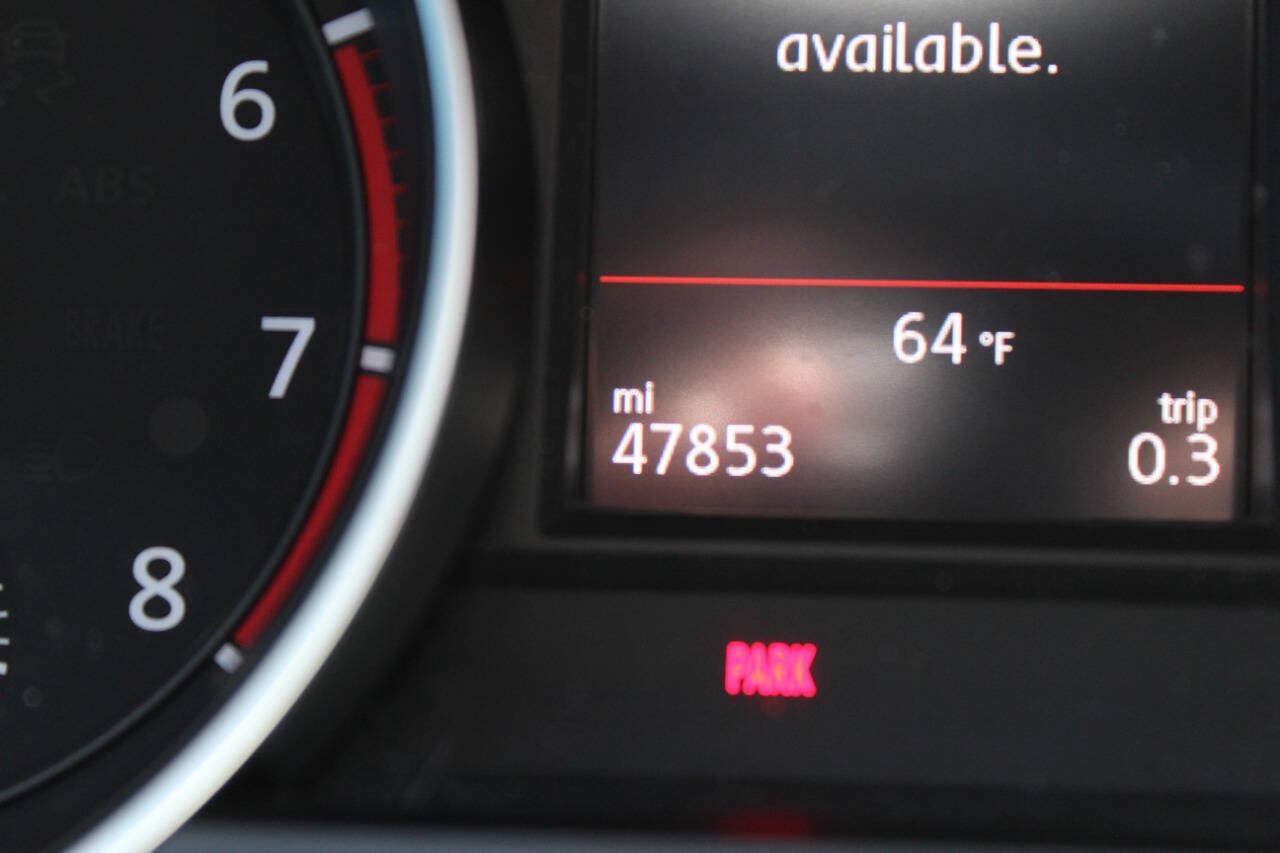 Used 2018 Volkswagen GTI SE FWD image 7