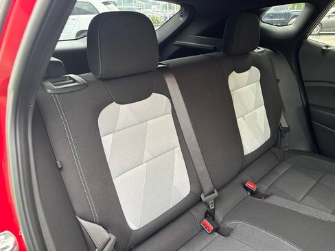 Used 2026 Chevrolet Trax RS w/ Sunroof Package FWD image 24