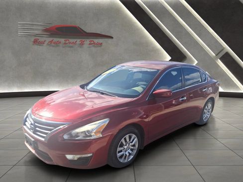 Used 2015 Nissan Altima 2.5 S w/ Power Driver Seat Package FWD image 2