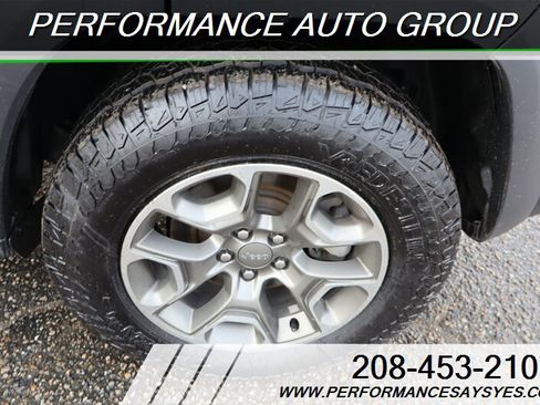 Used 2020 Jeep Cherokee Trailhawk w/ Cold Weather Group image 26