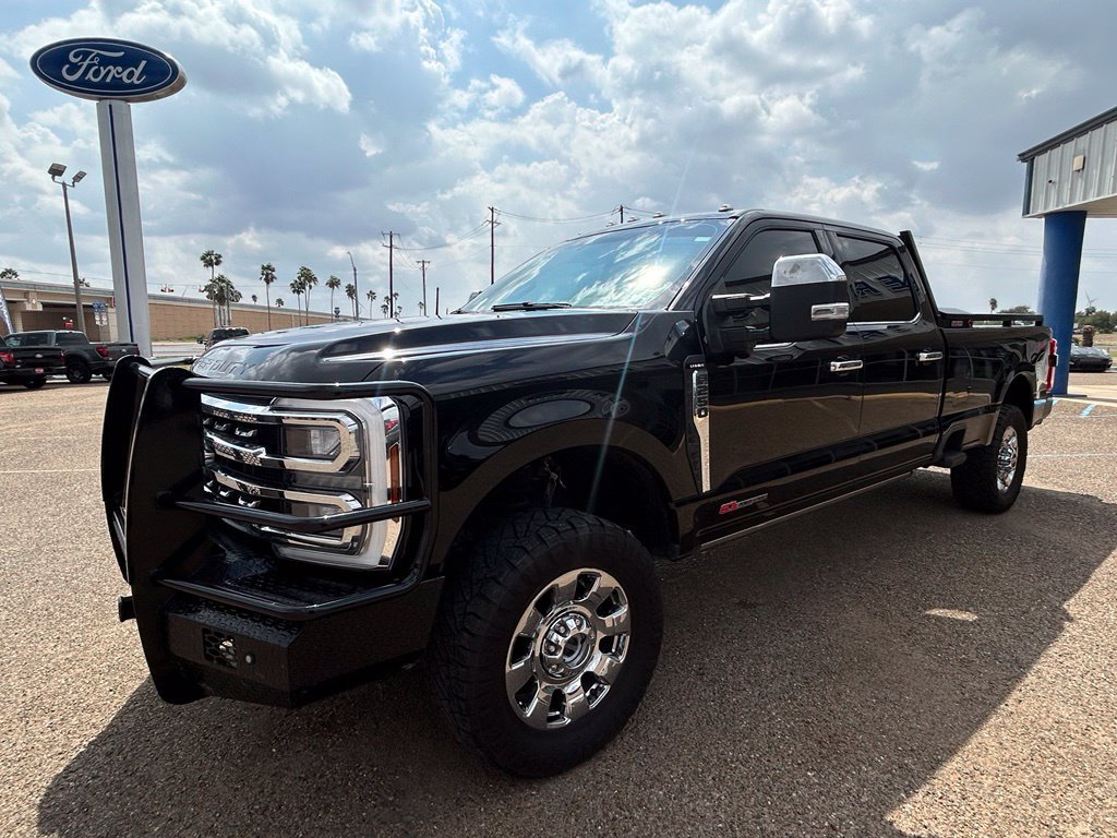 Used 2024 Ford F250 Lariat w/ Lariat Ultimate Package AWD/4WD image 3