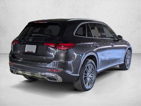 Certified 2025 Mercedes-Benz GLC 300 image 5