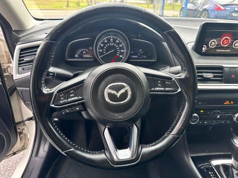 Used 2017 MAZDA MAZDA3 Touring FWD image 11