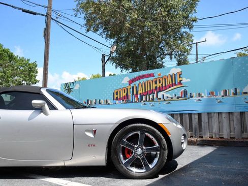Used 2007 Pontiac Solstice Convertible w/ Premium Package RWD image 30