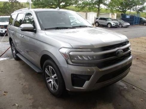 Used 2024 Ford Expedition XLT image 23