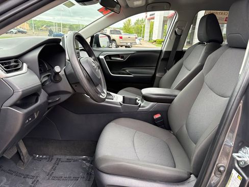 Certified 2025 Toyota RAV4 XLE AWD/4WD image 13