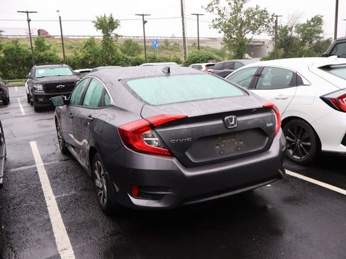Used 2018 Honda Civic EX image 5