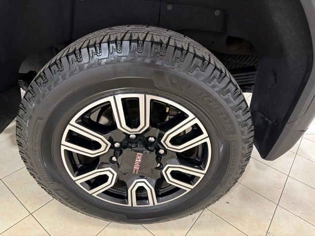 Used 2023 GMC Sierra 2500 AT4 w/ AT4 Preferred Package AWD/4WD image 28
