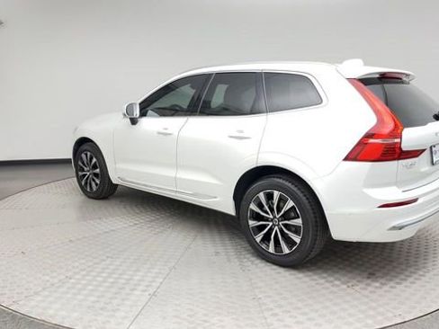 Used 2023 Volvo XC60 B5 Plus image 4