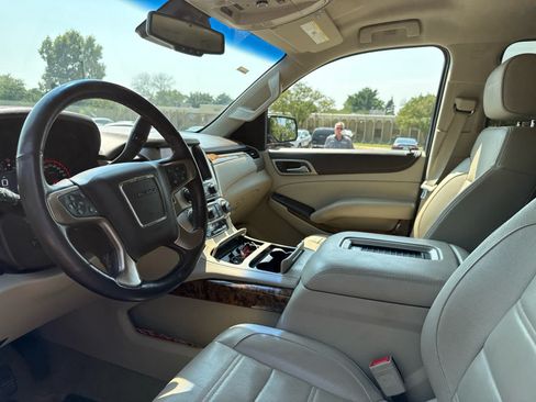 Used 2015 GMC Yukon Denali w/ Premium Package AWD/4WD image 9
