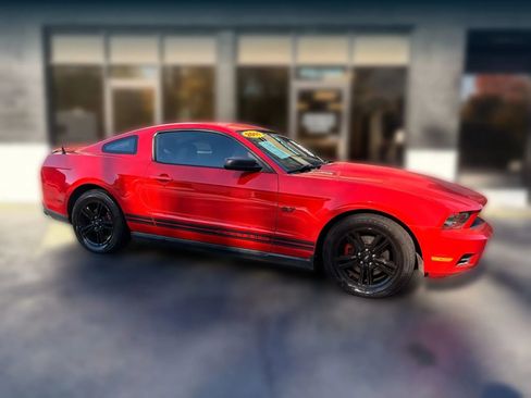 Used 2011 Ford Mustang Coupe w/ 101A Rapid Spec Order Code image 7