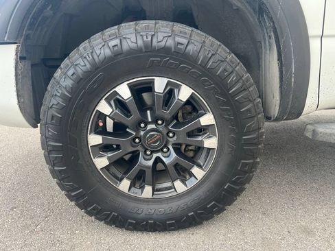 Used 2020 Nissan Titan PRO-4X w/ Pro-4x Convenience Package AWD/4WD image 6