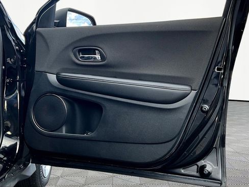 Used 2021 Honda HR-V LX image 26