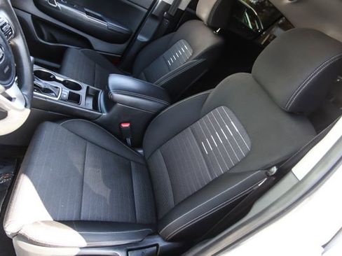 Used 2018 Kia Sportage LX image 22