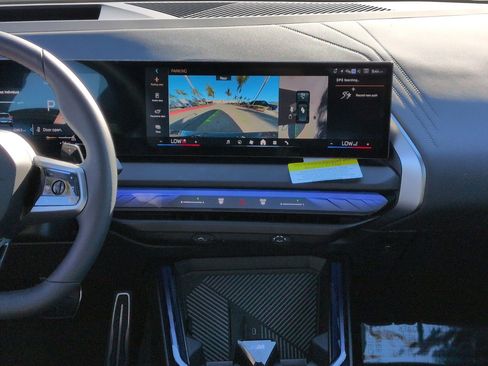 Used 2025 BMW X3 xDrive30i w/ Premium Package image 29