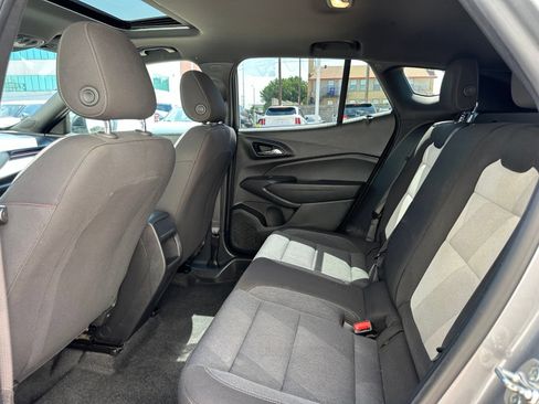 Used 2024 Chevrolet Trax RS w/ Sunroof Package FWD image 20