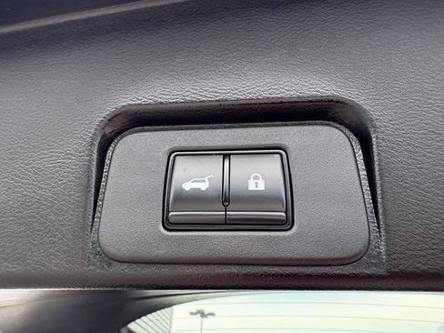 Used 2023 Nissan Rogue SV w/ SV Premium B Package FWD image 32