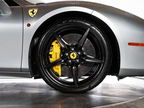 Used 2019 Ferrari 488 Spider RWD image 20