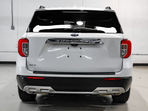 Used 2020 Ford Explorer XLT w/ Equipment Group 202A RWD image 14