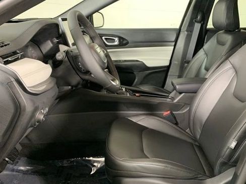 New 2026 Jeep Compass Limited image 11