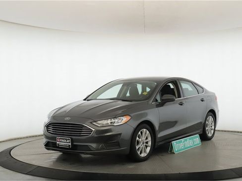 Used 2020 Ford Fusion SE image 10